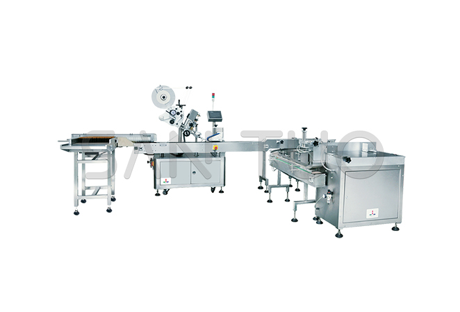 Vertical Feeding/Horizontal Labeling with Tray Separator